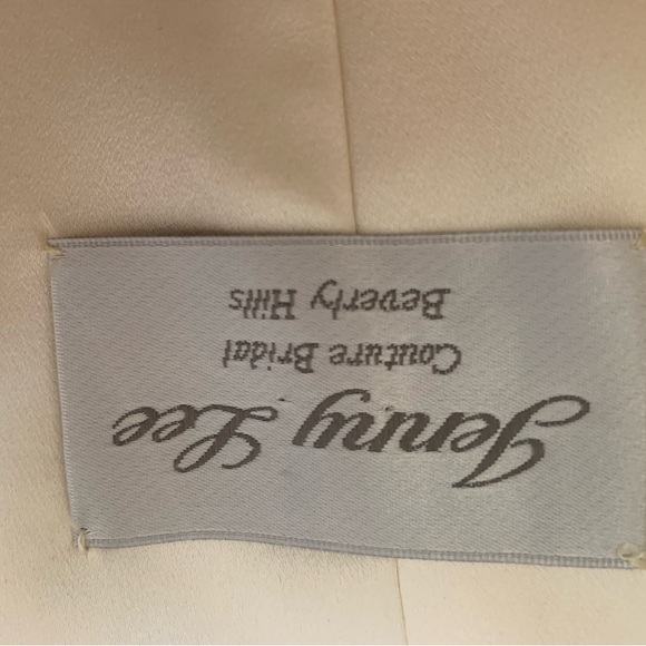 NWOT Jenny Lee wedding dress never worn - Picture 2 of 8